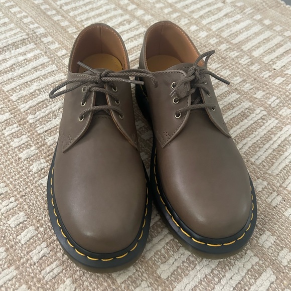 Dr Martens oxfords woman’s 8 men’s 7 - Picture 3 of 9